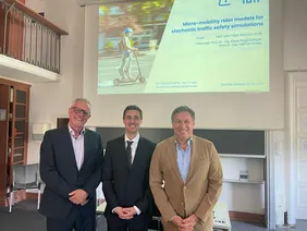 Foto-Pascal-Brunner-Disputation-privat Die Doctoral School gratuliert Pascal Brunner (Mitte) sowie seinen beiden Betreuern Prof. Dr.-Ing. Klaus Bogenberger von der TU München (re. im Bild) und Prof. Dr.-Ing. Werner Huber von der TH Ingolstadt (li. Im Bild) von Herzen.