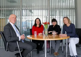 Schaffen Entlastung für Familien: THI-Präsident Walter Scho-ber, Schober, Franziska Köbsch-Lorenz, Ursula Erb und Gleichstellungsbeauftragte Astrid Moser (v.l.n.r.) (Foto: THI).