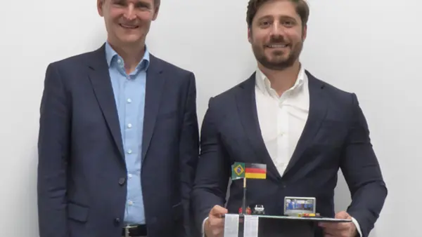 Foto-Thiago-de-Borba-Disputation-PhD-privat Die Doctoral School gratuliert Thiago de Borba (re. im Bild) sowie seinen Betreuern Prof. Reza Nakhaie Jazar und Prof. Hormoz Marzbani von der RMIT und Prof. Ondřej Vaculín von der TH Ingolstadt (li. im Bild).