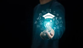 KI ermöglicht flexible Weiterbildung: Digitale „Learning Nuggets“ unterstützen individuell anpassbare Lernpfade in der akademischen Weiterbildung (Symbolbild: iStockphoto / Pakin Jarerndee).